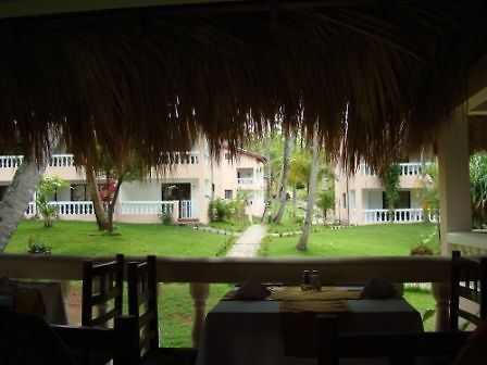 Tambora Beach Suites Лас Теренас Екстериор снимка